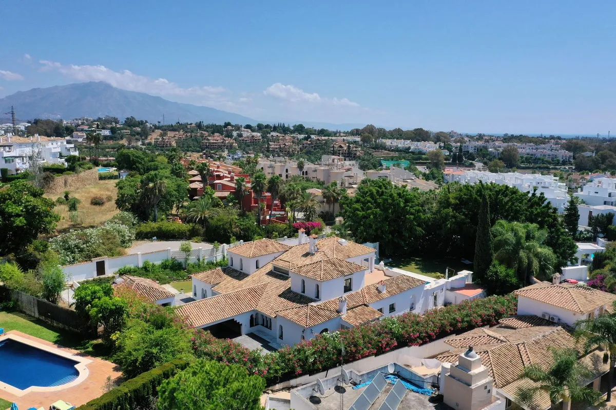 2f41e412-c76a-476f-9b26-bb7f6a02c59e