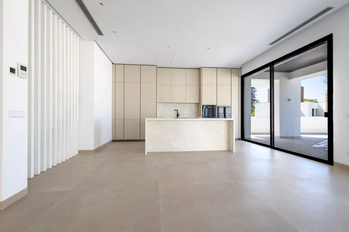 c9a76173-2c5d-4706-b6a5-b9b72668f9bb