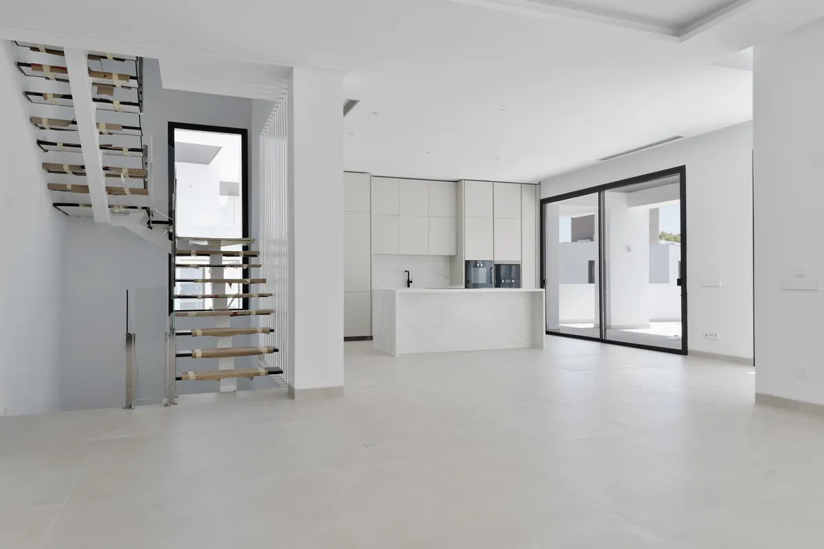 021dd0fb-0fb2-4180-af05-de4e4af53a28