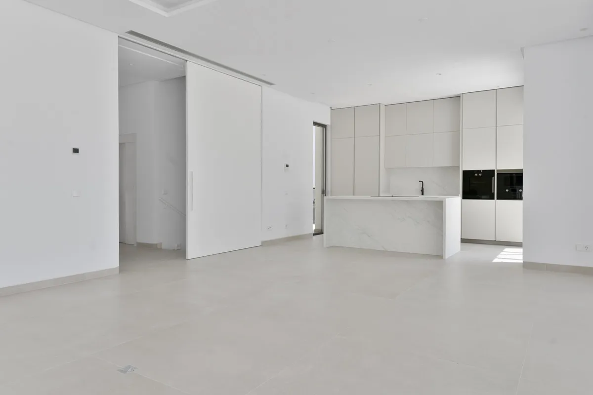 8281fb26-e39b-429e-9fa2-6929e20a9ebc