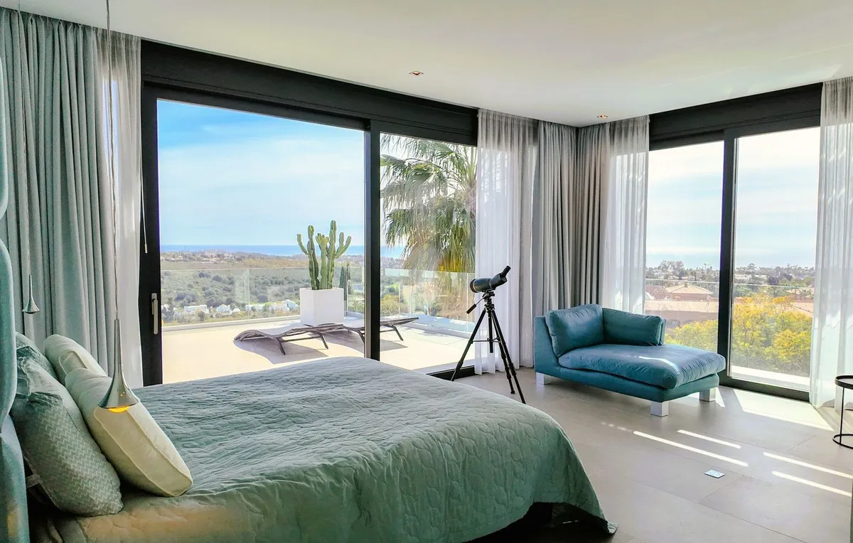 ce3e85c2-c899-4a57-b879-6e5de2eff5d6