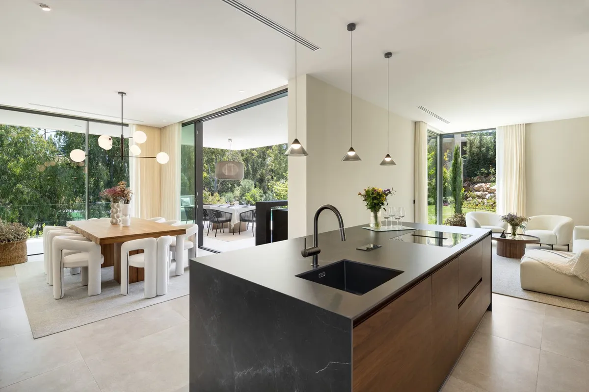 88c51286-bf9d-475e-a510-94d014023add