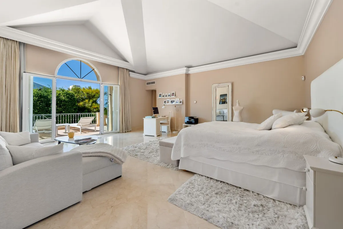 0182aca6-3146-4700-b879-e680fcac2f2d