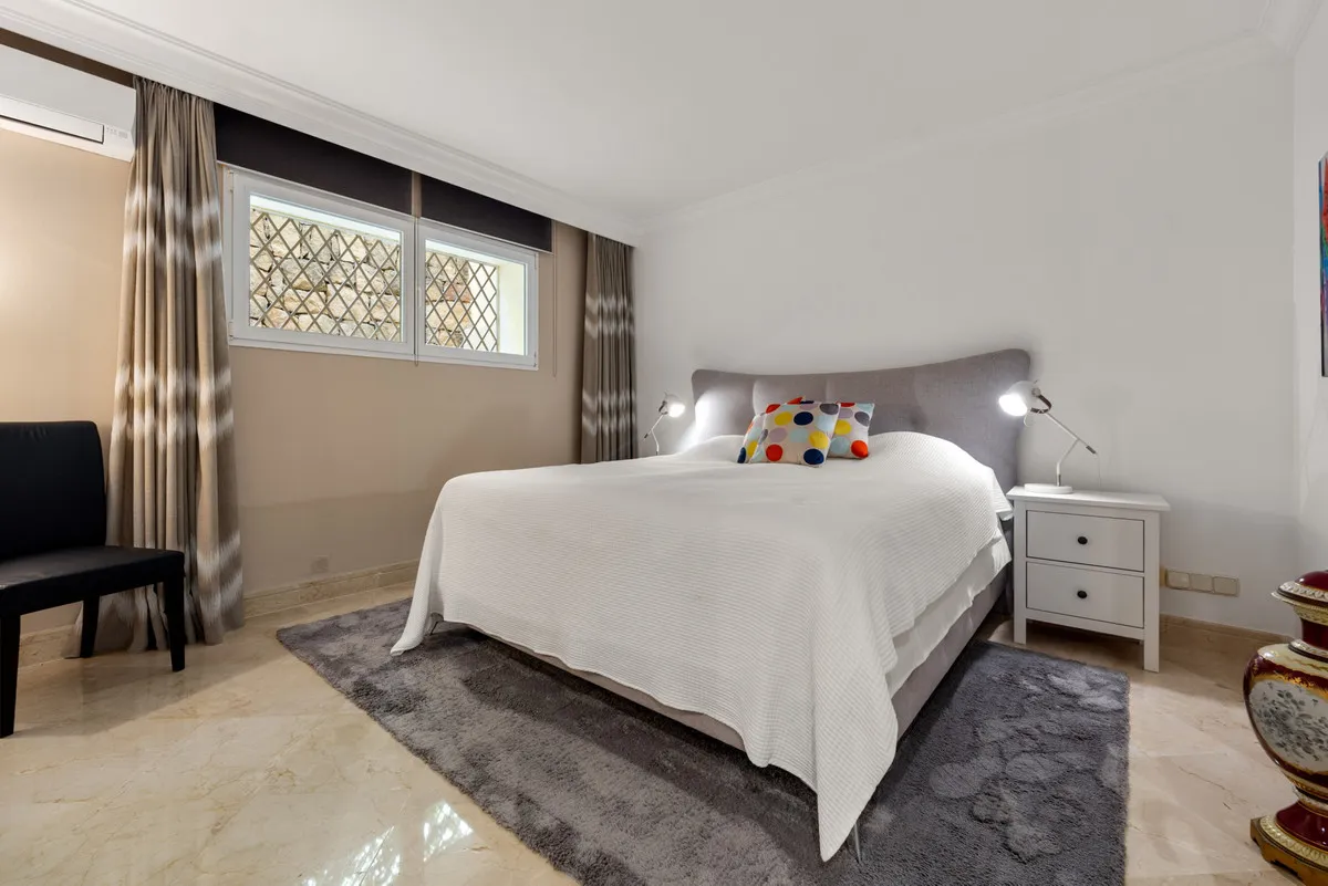 2e8ee706-a7b4-4d0b-a9cc-a61f35ea529b