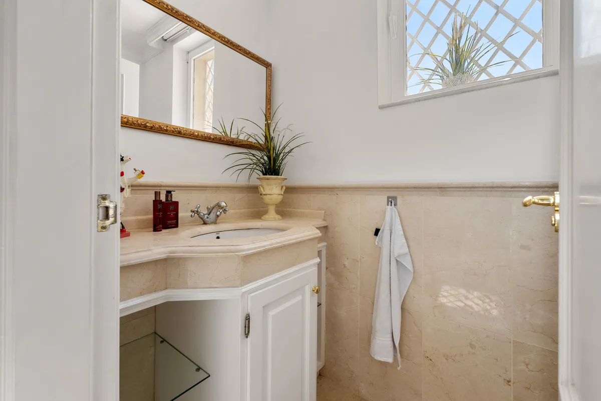 4ab1cac7-cc8e-4b74-9ee5-09d893f57cd3