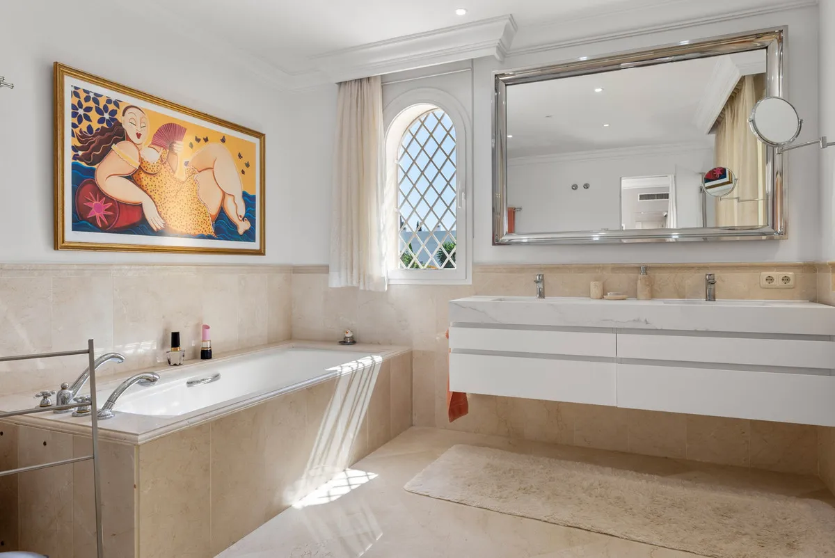 c086724c-8a47-4c59-8826-7f67e219fcd1