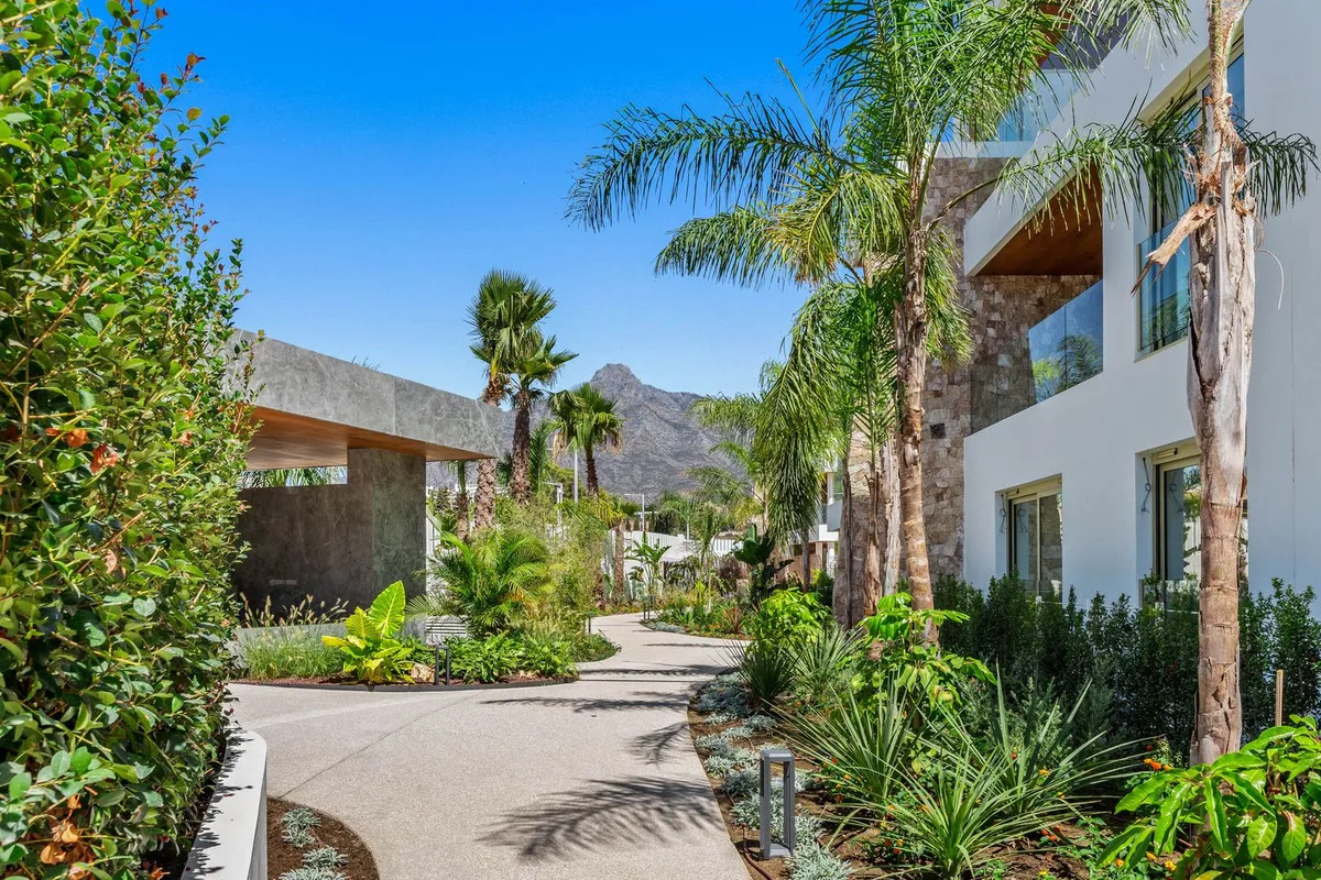 6e7f9be7-aeb5-4956-adce-2b406feb9df7