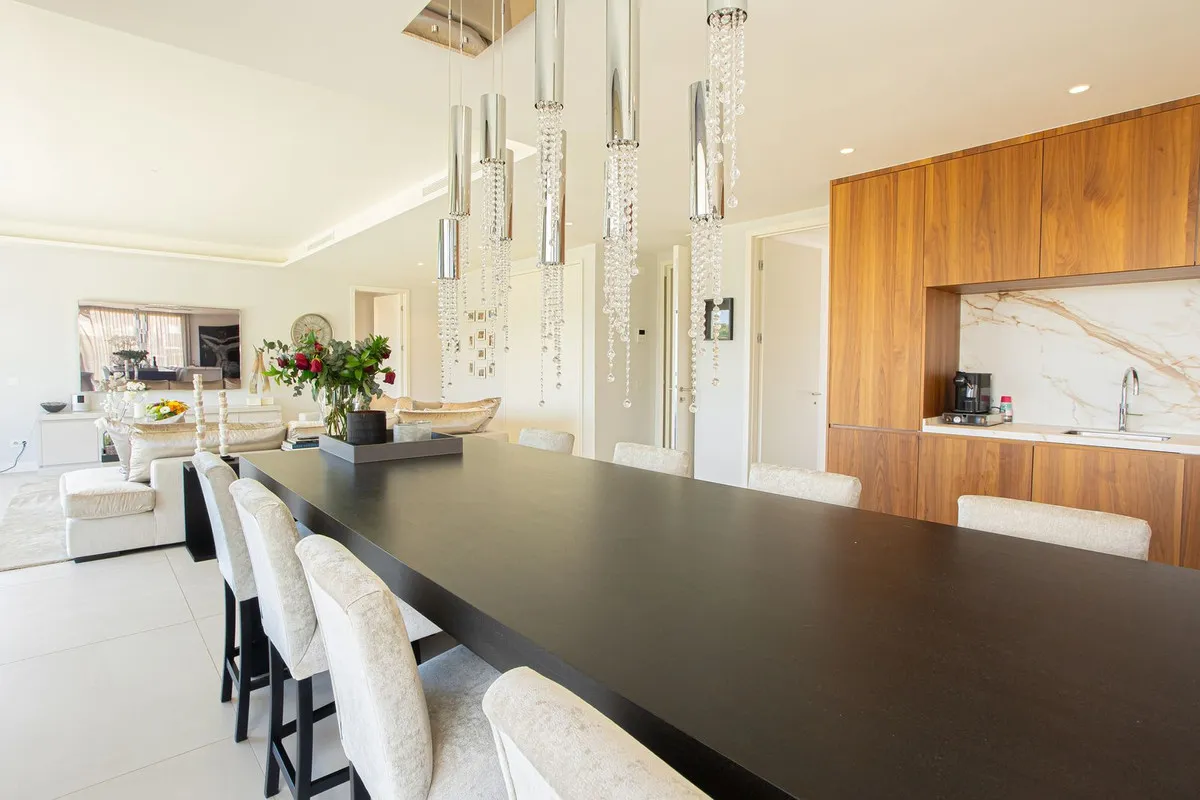 dd213165-f257-4fa5-a45b-7bbb260409e5