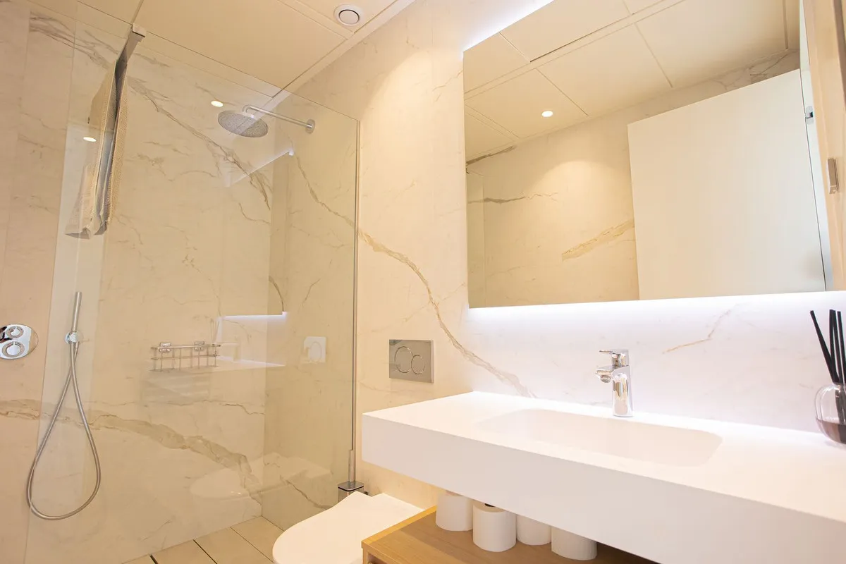 ec8e679d-88c1-4838-abbe-1485af81e9fd