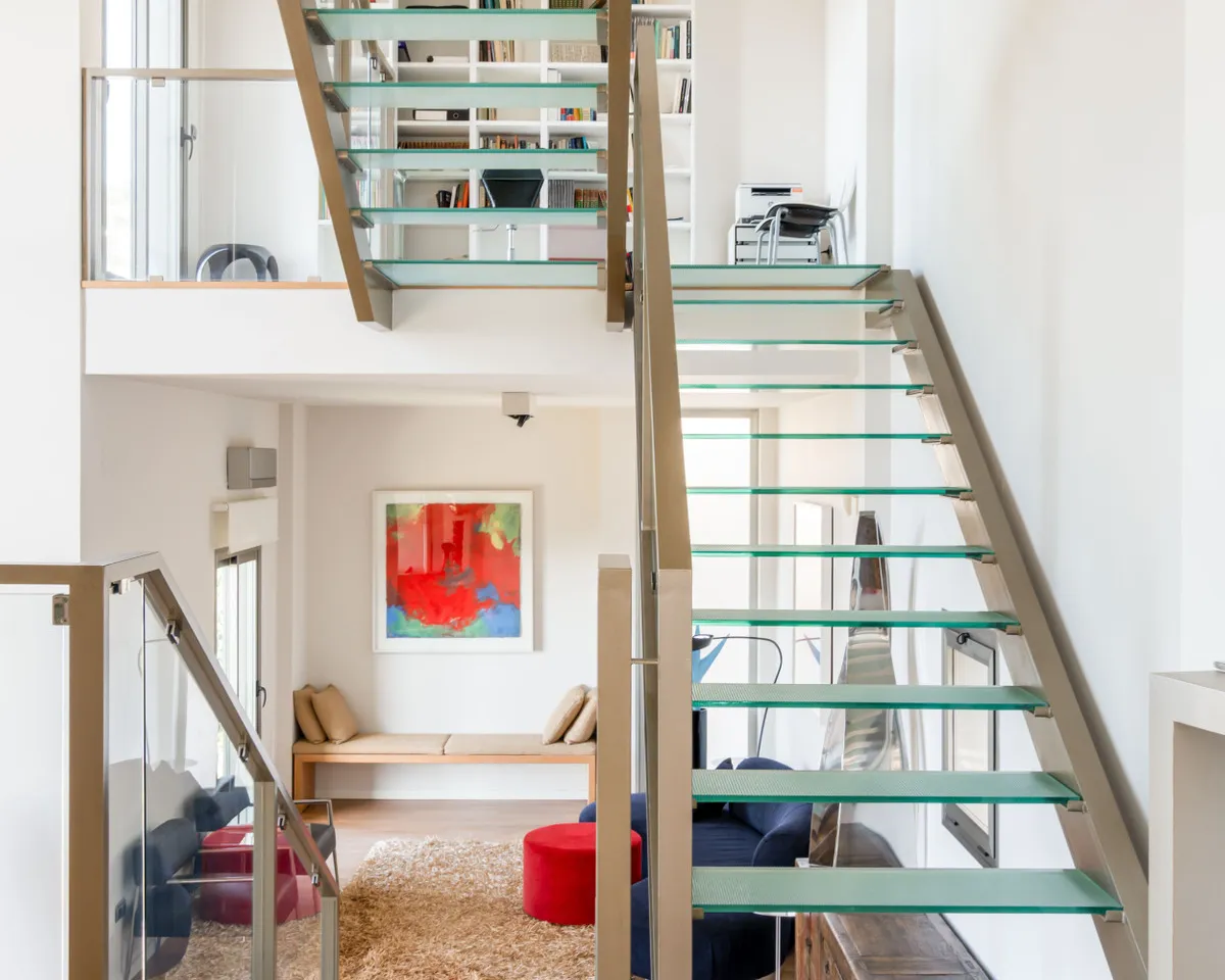 09c9e52a-e1fd-4651-ae3e-33b3f3e22688