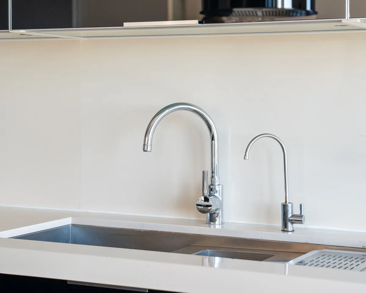 c6856d5d-f237-4011-a994-684c75f53fc3