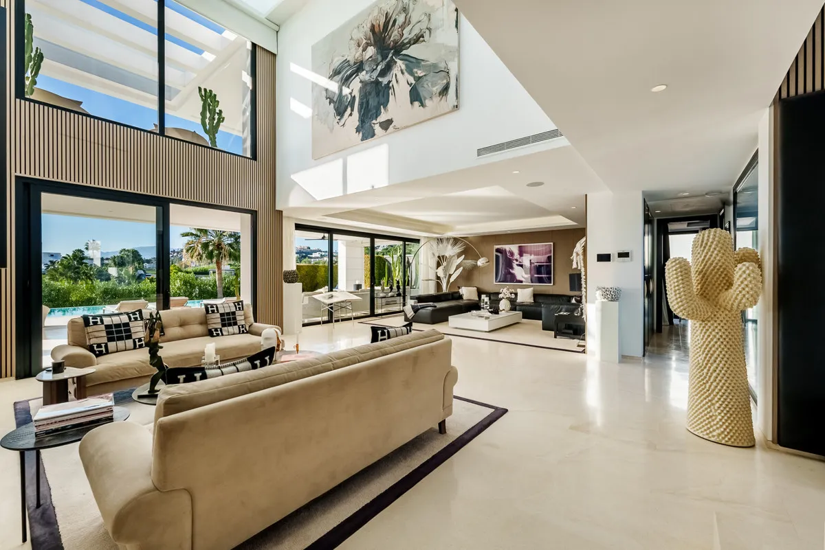 b2cbdb86-eed4-40d2-b050-e511621904c8