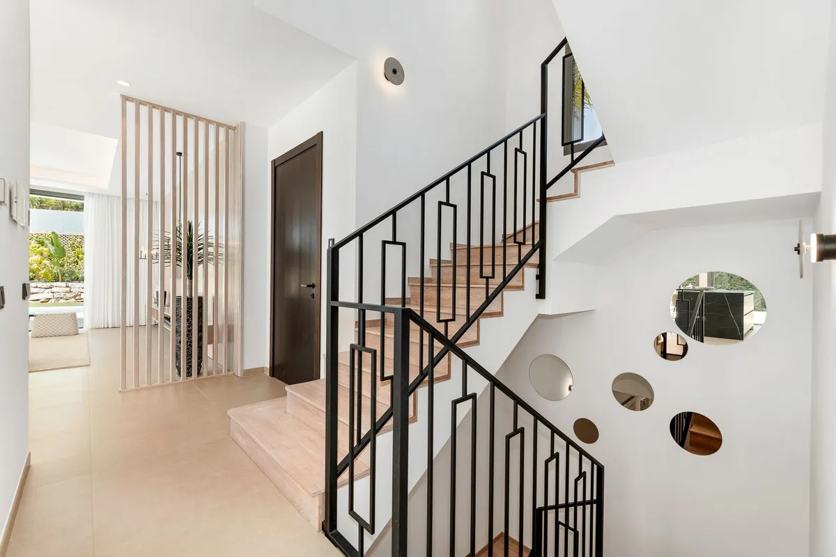 6ae0b0b1-0b70-4654-a7d3-ef8235a83784