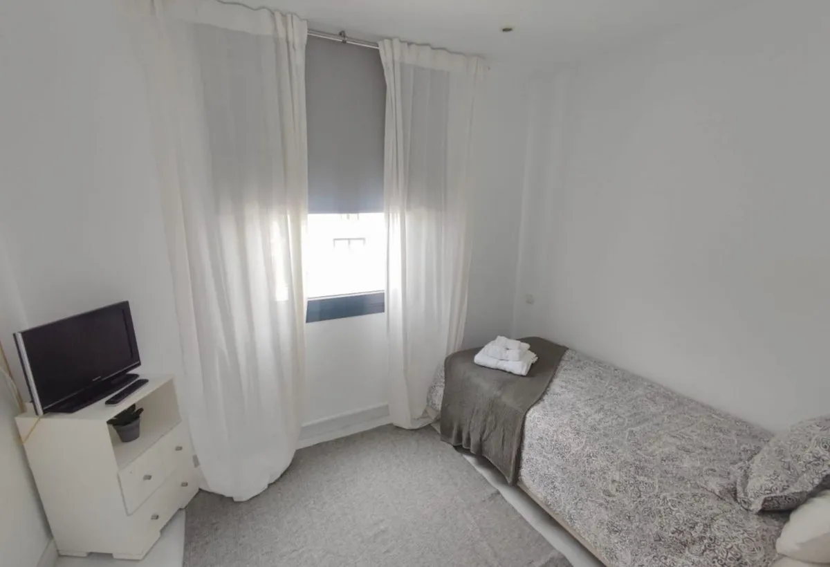 1bf1ec4b-7565-4d23-a899-41cd6e6042b4