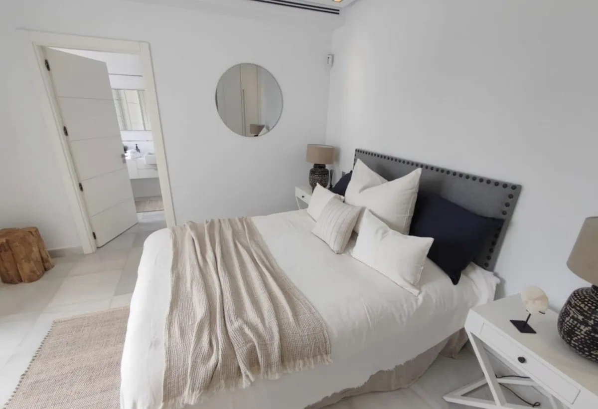 3fe7982c-ca5b-46a3-a37a-fc2785c72b92