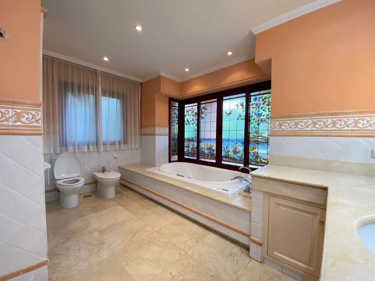 03b8c916-74ac-4bab-b5b6-2c88bca76713