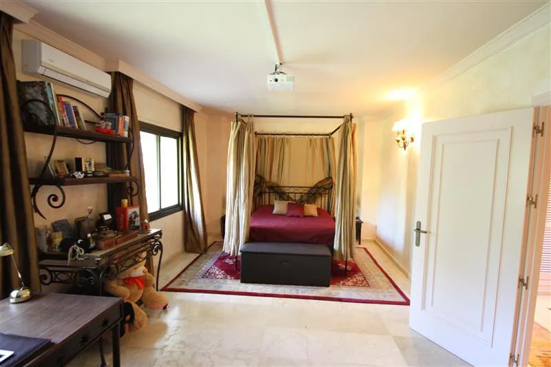 b9e56c3d-c893-47a9-9e31-320a2526fe23