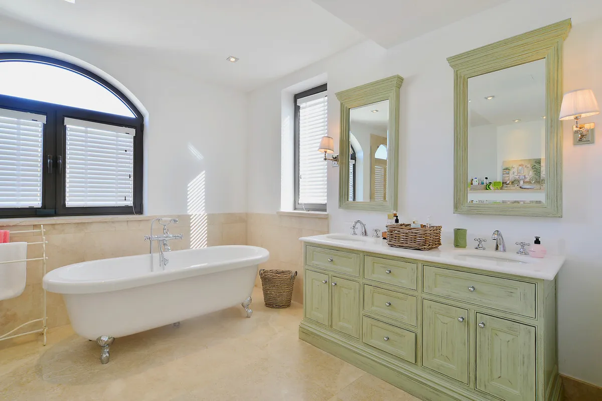 0c4b18fa-e046-4f2b-abe4-19501b94317c