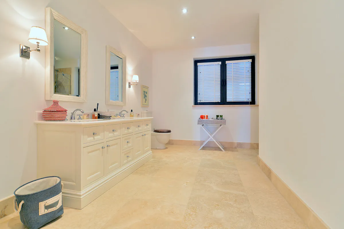 bd7979b1-1303-408a-87aa-f742f72e4b74