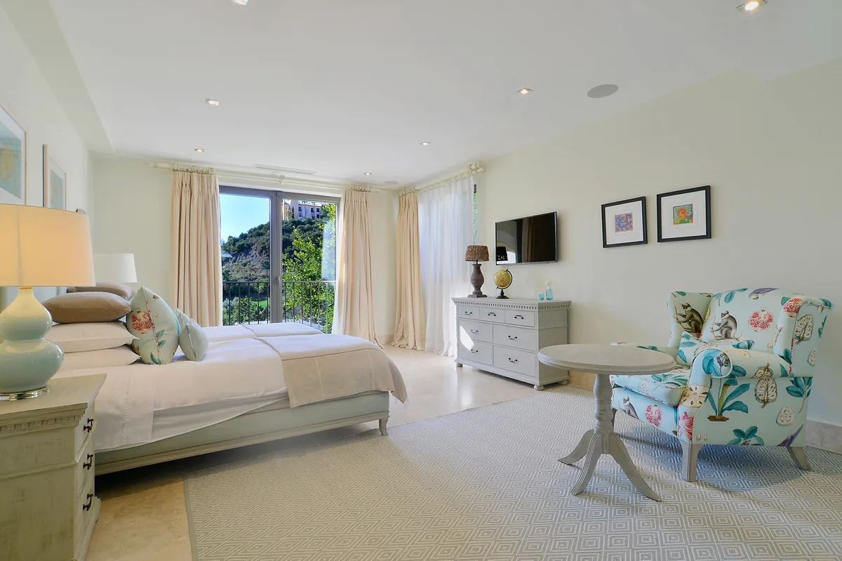 ccea4015-1af8-4e4a-a373-482d64dca83f