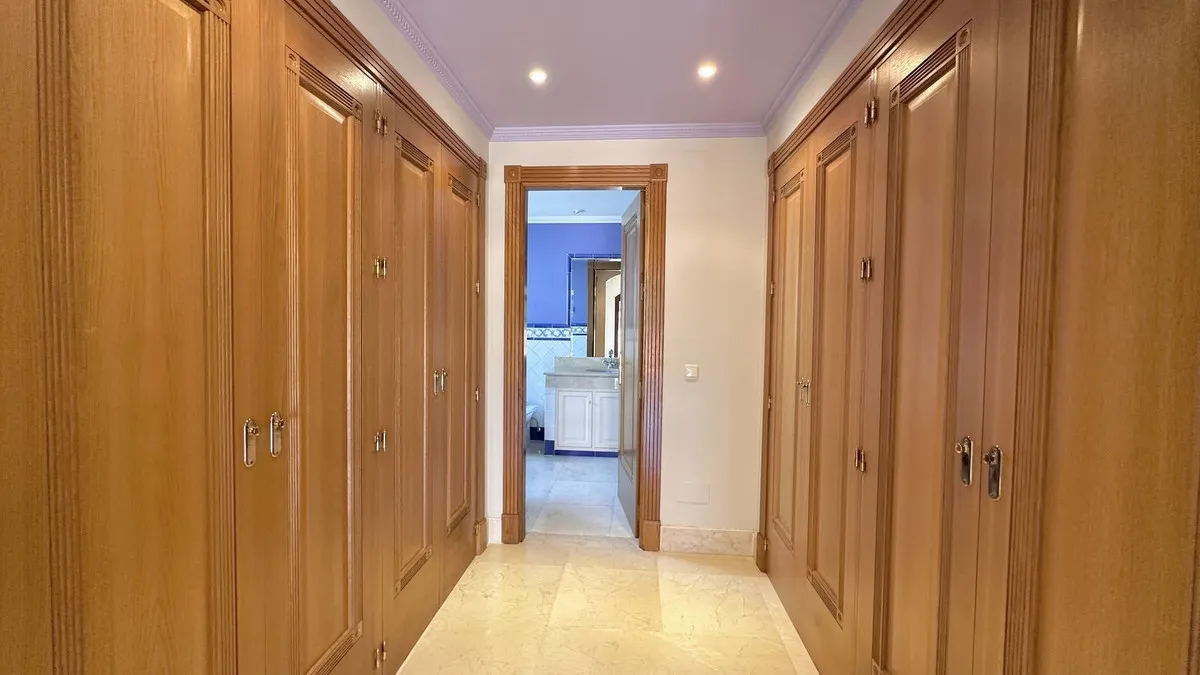 1126fffc-1dda-4452-bbfa-38d50241bc9e