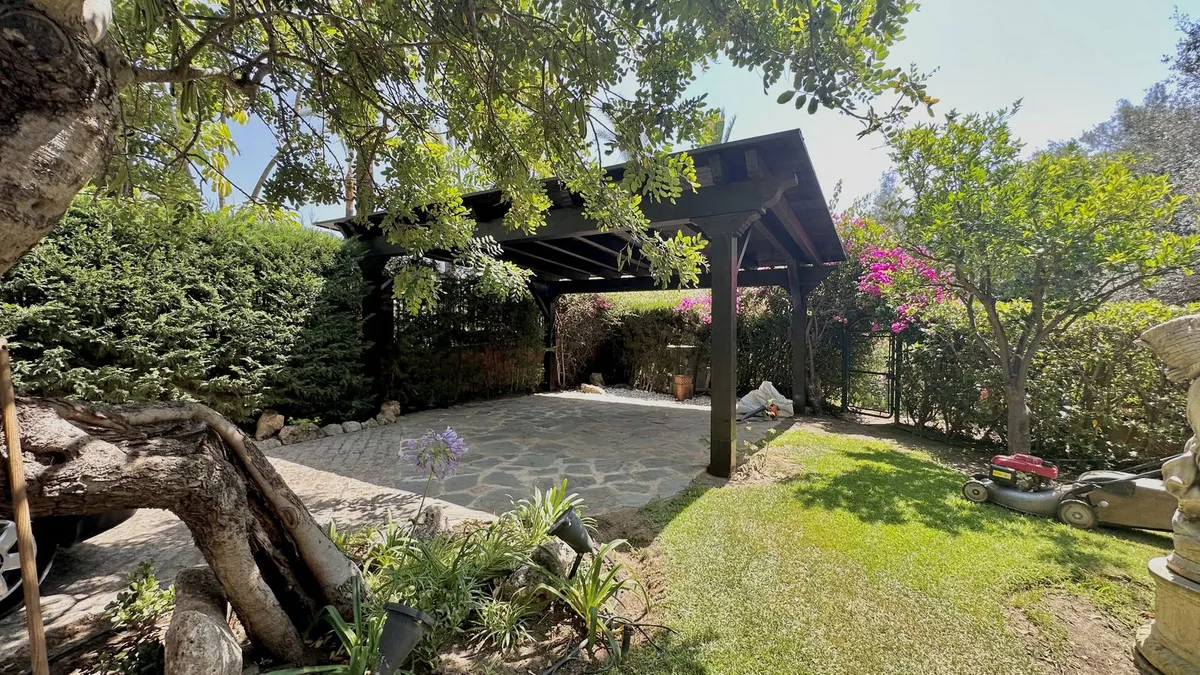 599fb9d4-6222-48b2-a6a5-53b903faf83c