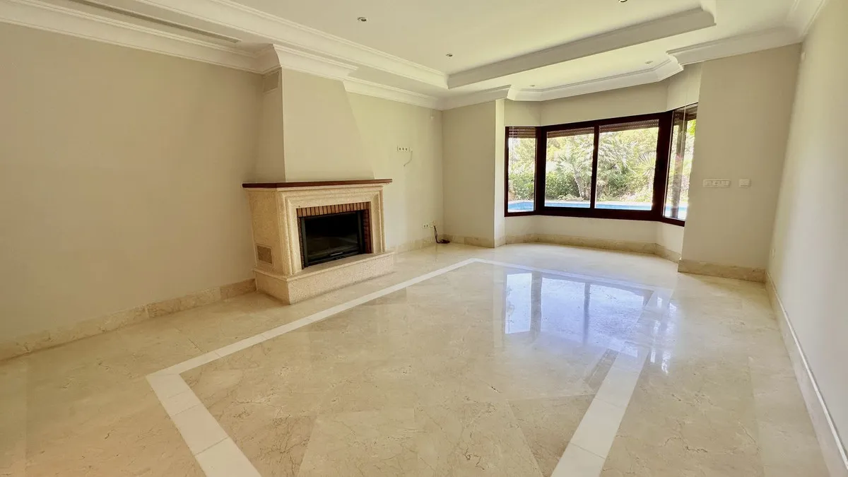 6892aae9-b801-4d92-9c75-2c528aefef74