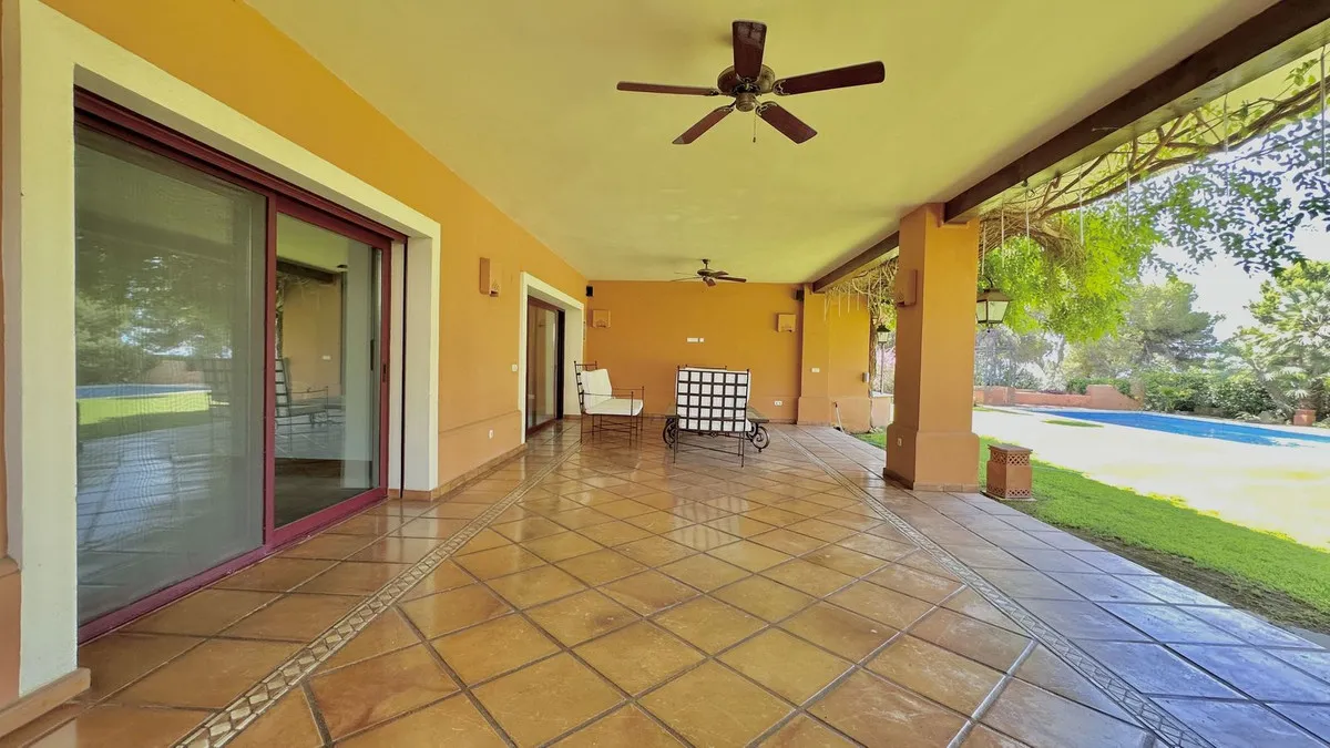 720bab85-3be2-43a0-803e-bf67a1c9de71