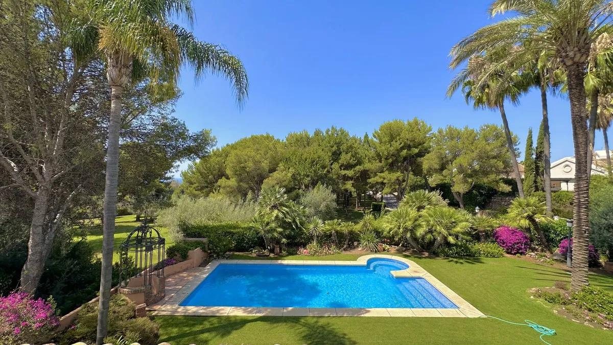 a8444afe-82c7-4518-b160-88a1e38e3bf5