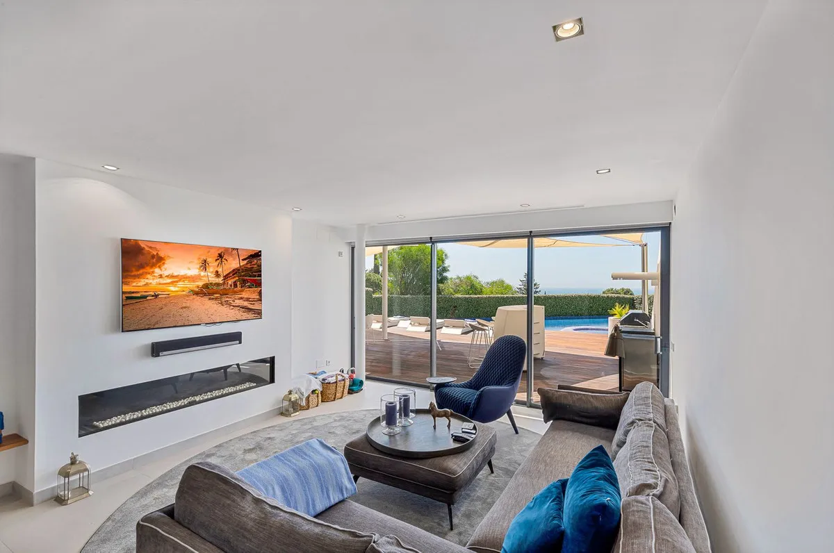 0c1148f1-a642-4151-81c5-8fbf286500ce