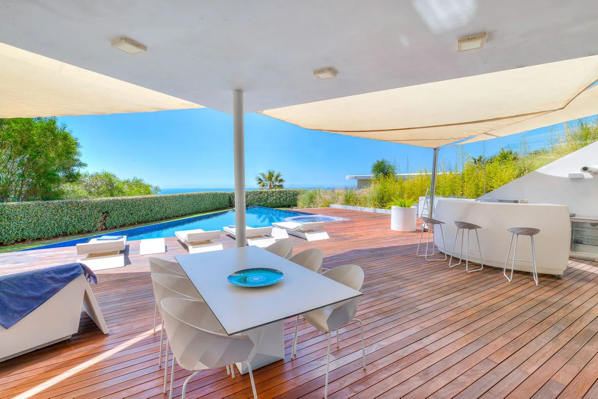 7e276340-867c-4f2e-b621-237a3a65b8d7