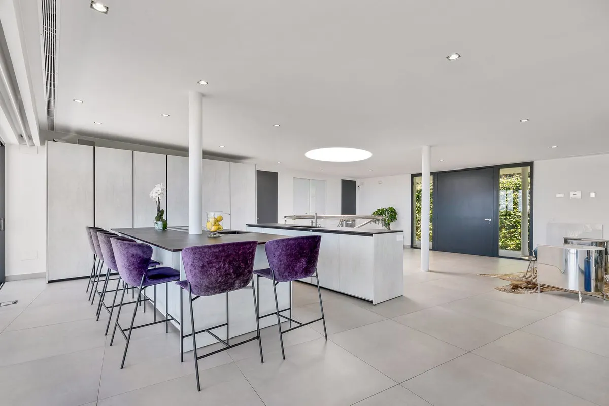 a66d4cce-804b-426e-bf7a-04cf0d556e95