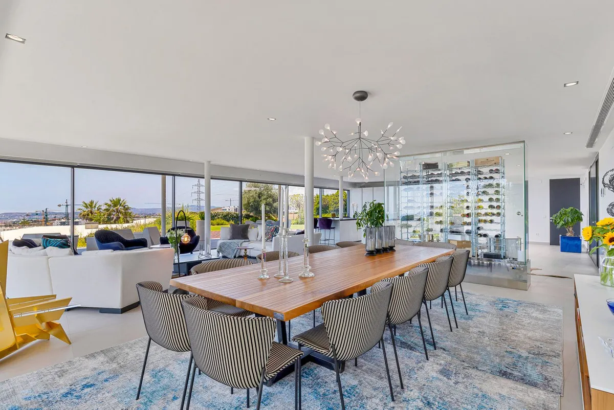 eb8a5410-fc77-4a33-9adf-43b261beb263