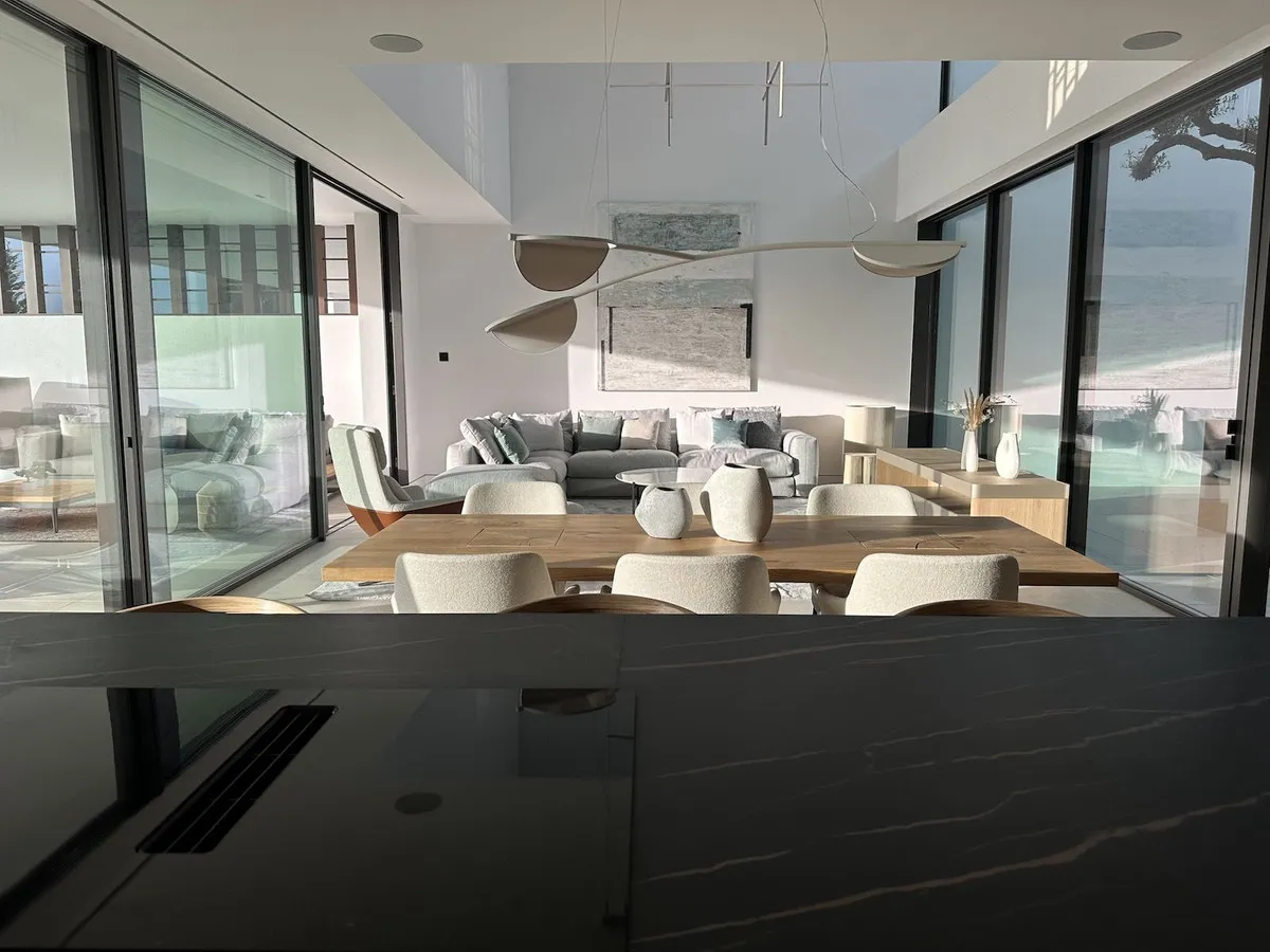 06f53d29-7f82-4c82-af0b-1b9150e324e8