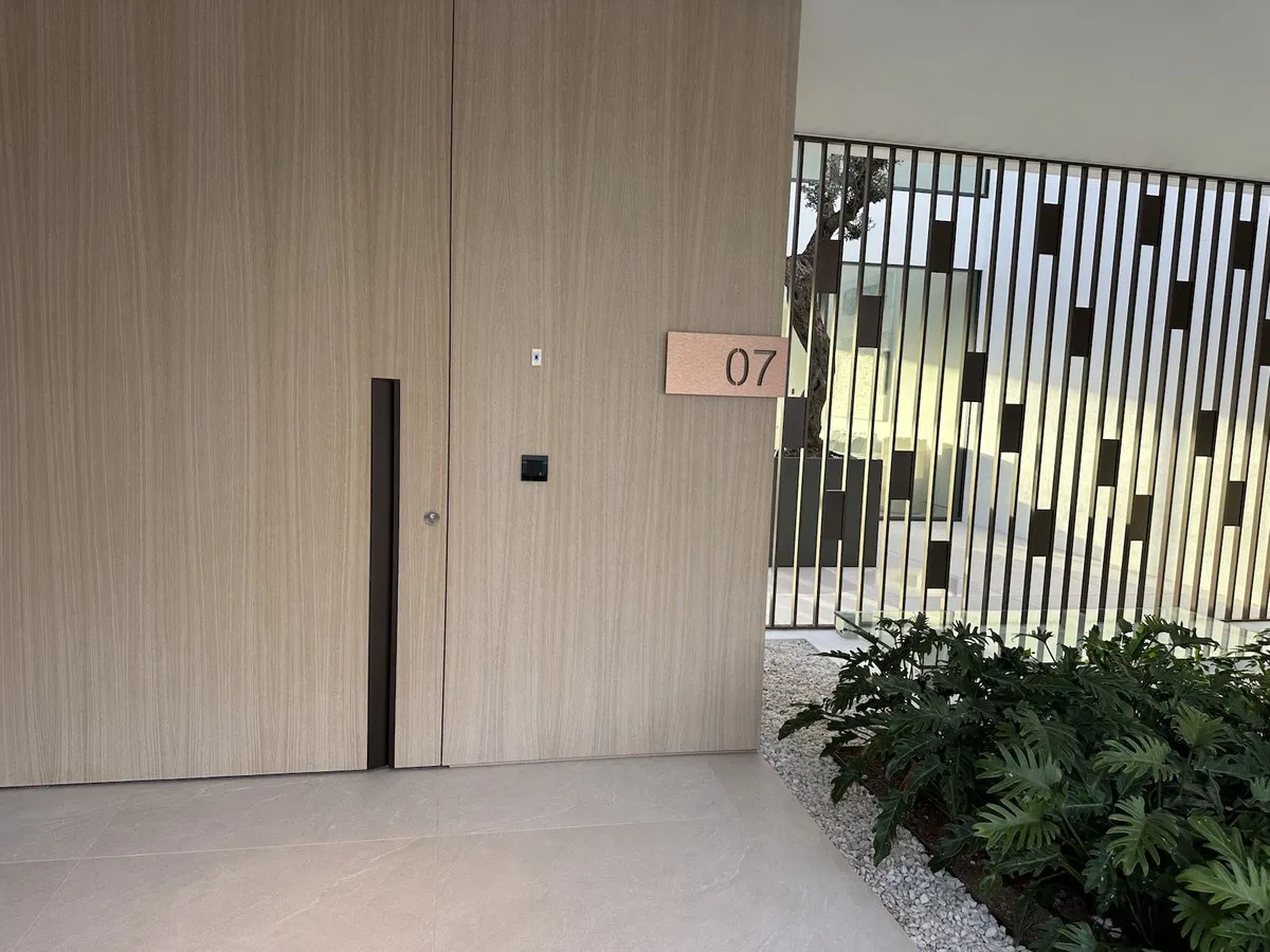 b06e4c7d-ae57-4da5-8848-628e60d72d93