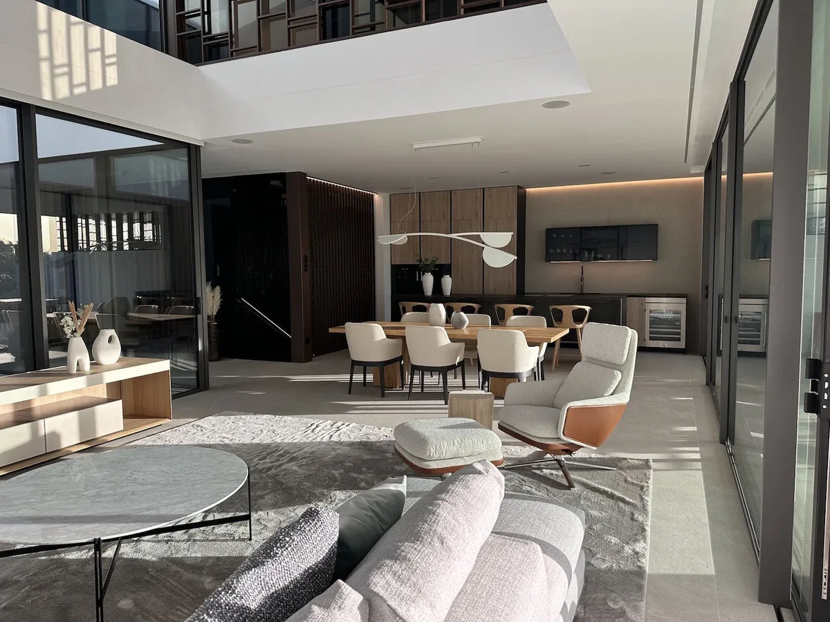 f8c41530-9613-48d2-9809-6538de70d956