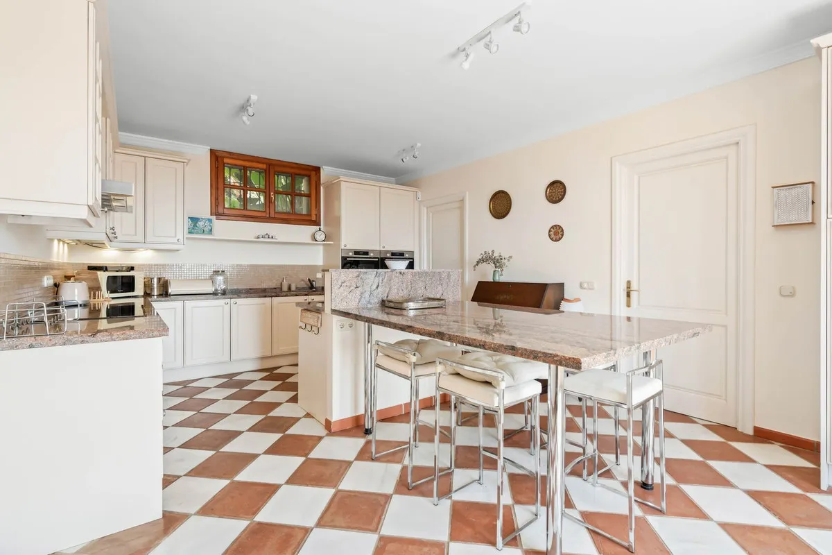 ee071210-f5bc-4e96-9267-3679711a069e