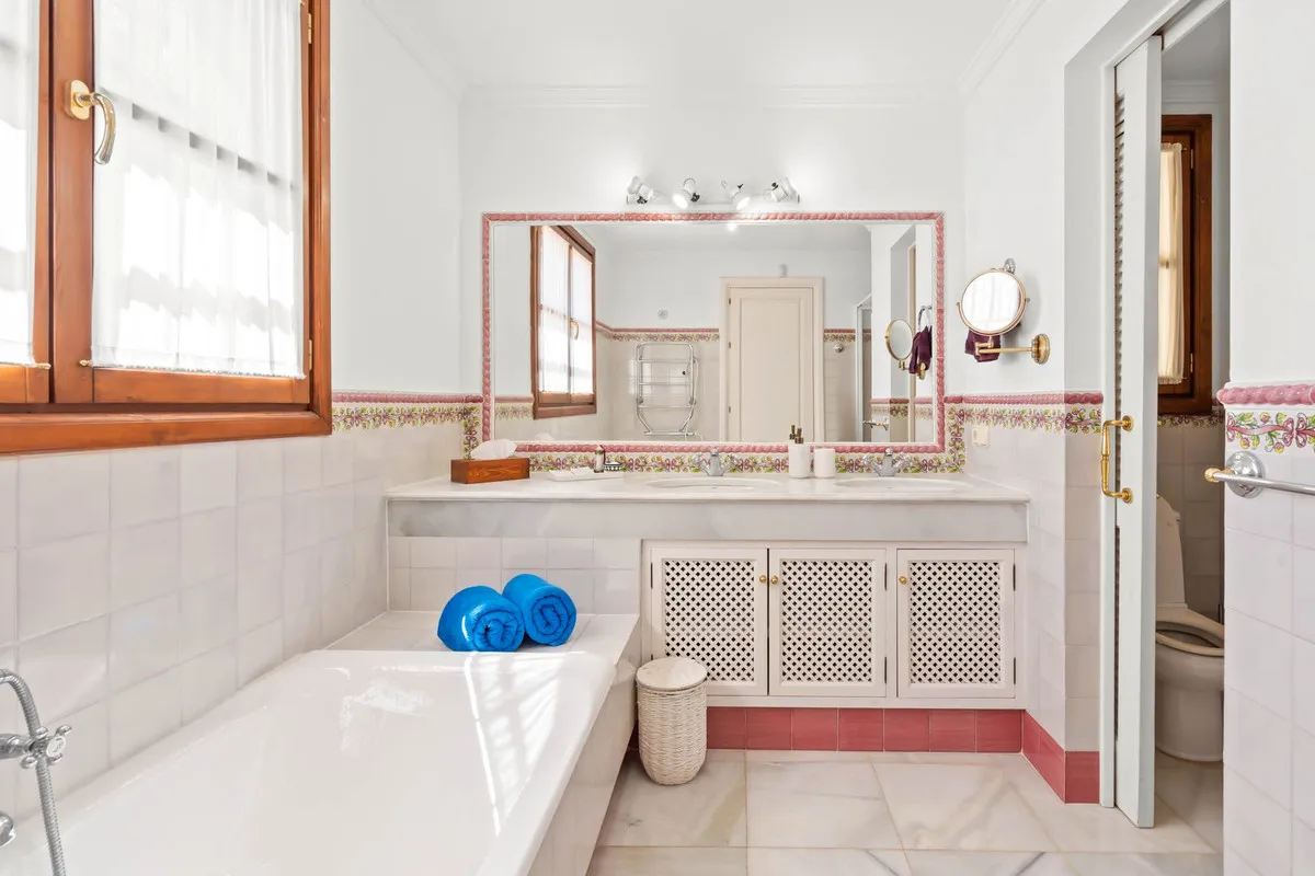 fb90db7d-89b8-4d46-96f3-1103672988a9