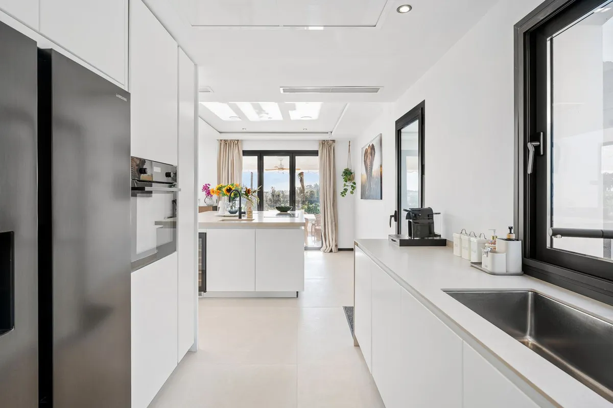 a3ca8fef-d75c-4028-a275-6ec4b313903c