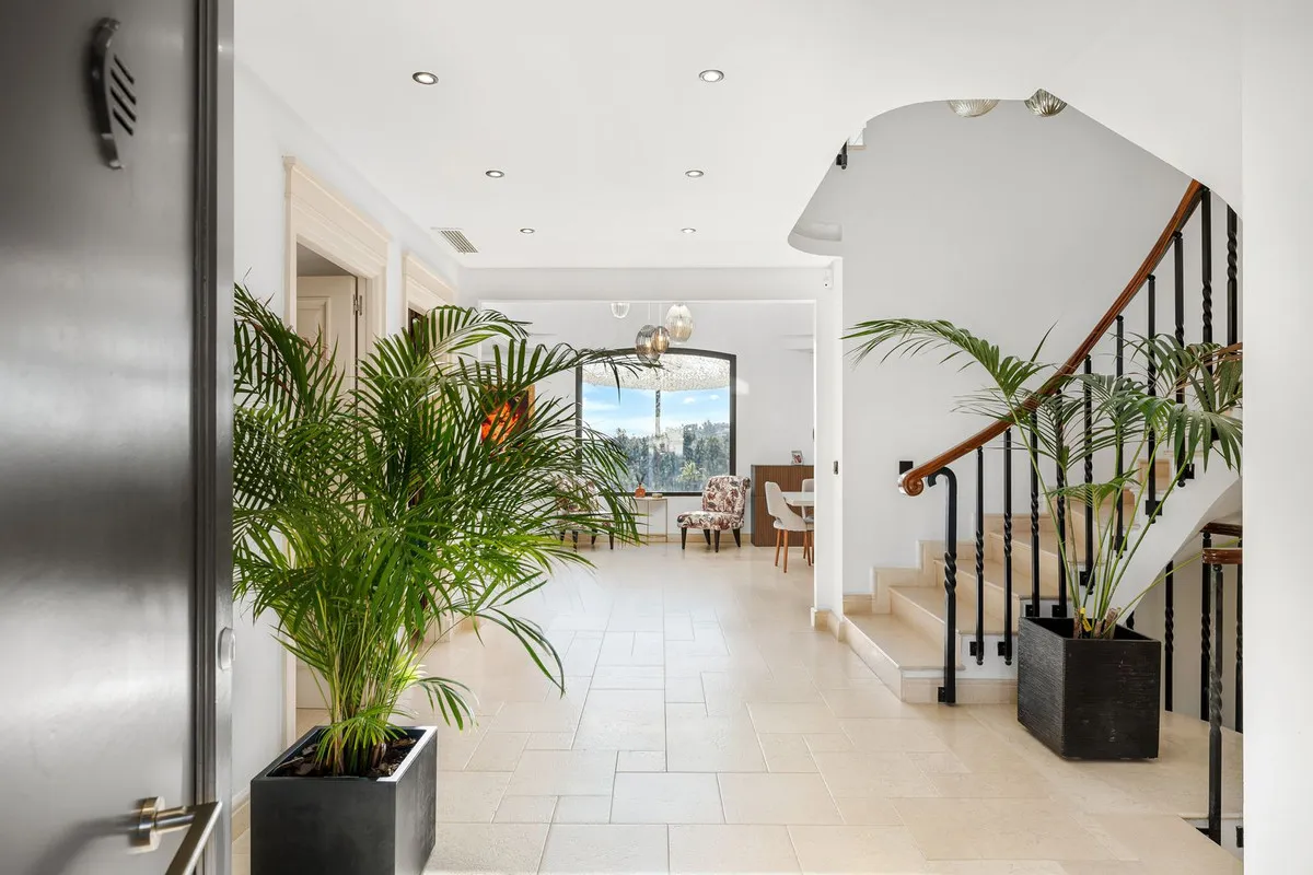 c71977c9-d3e2-41a2-b446-49e92c020762