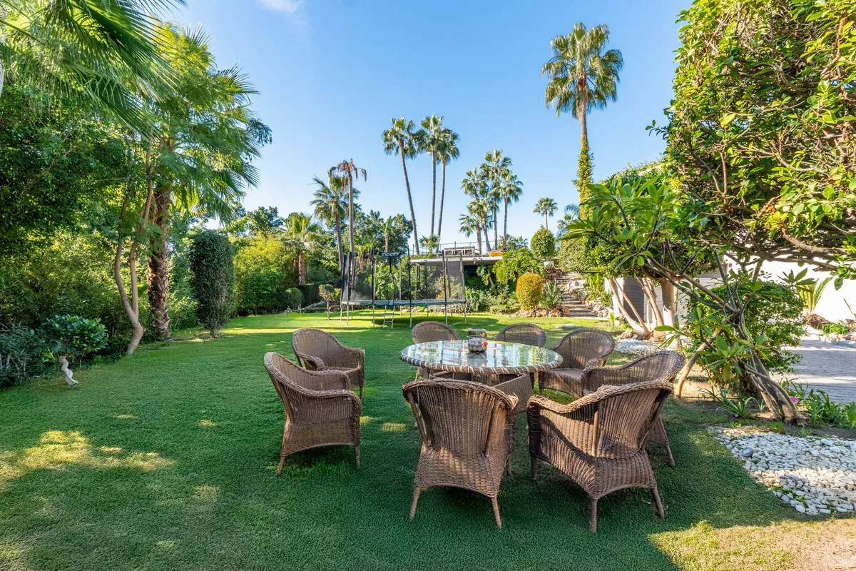 5ec12370-daf1-4431-bbe5-354e79f78eab