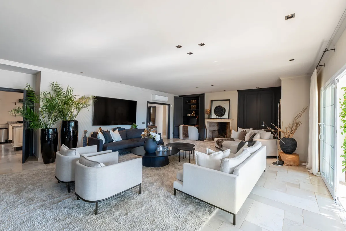 8d7c2b47-0233-42ec-bbc8-e6b019a8859e