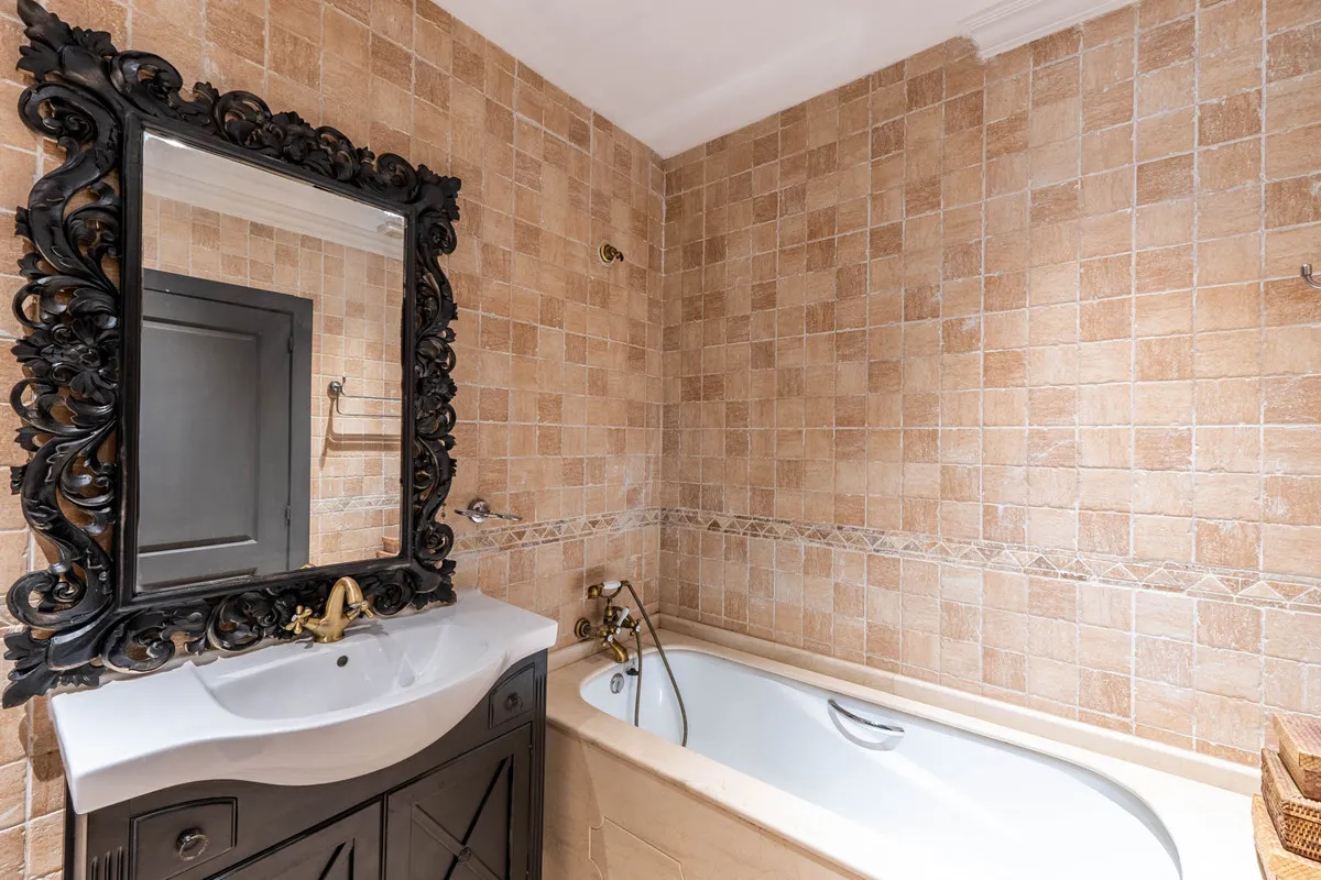 c6fa801b-d4d6-4761-9424-9be2e5204950