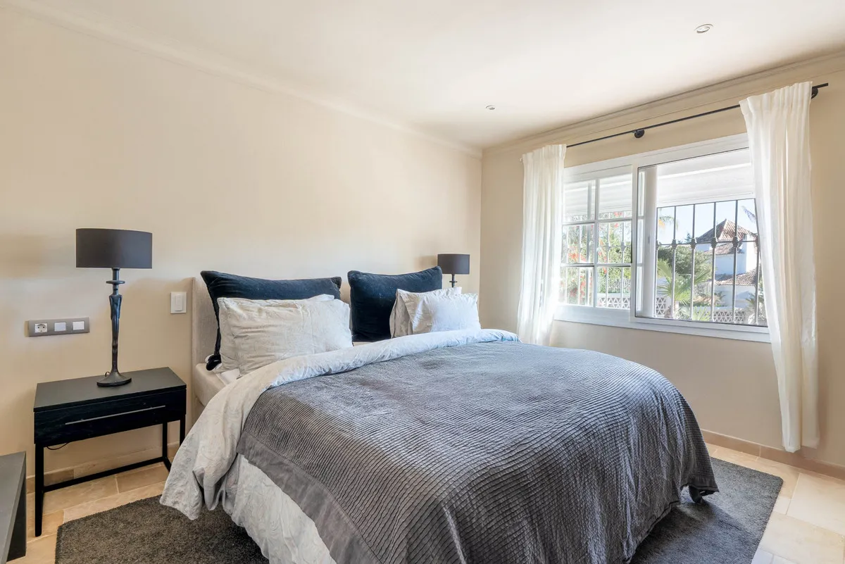 e7376958-7ec9-4a81-be28-23b427192b66