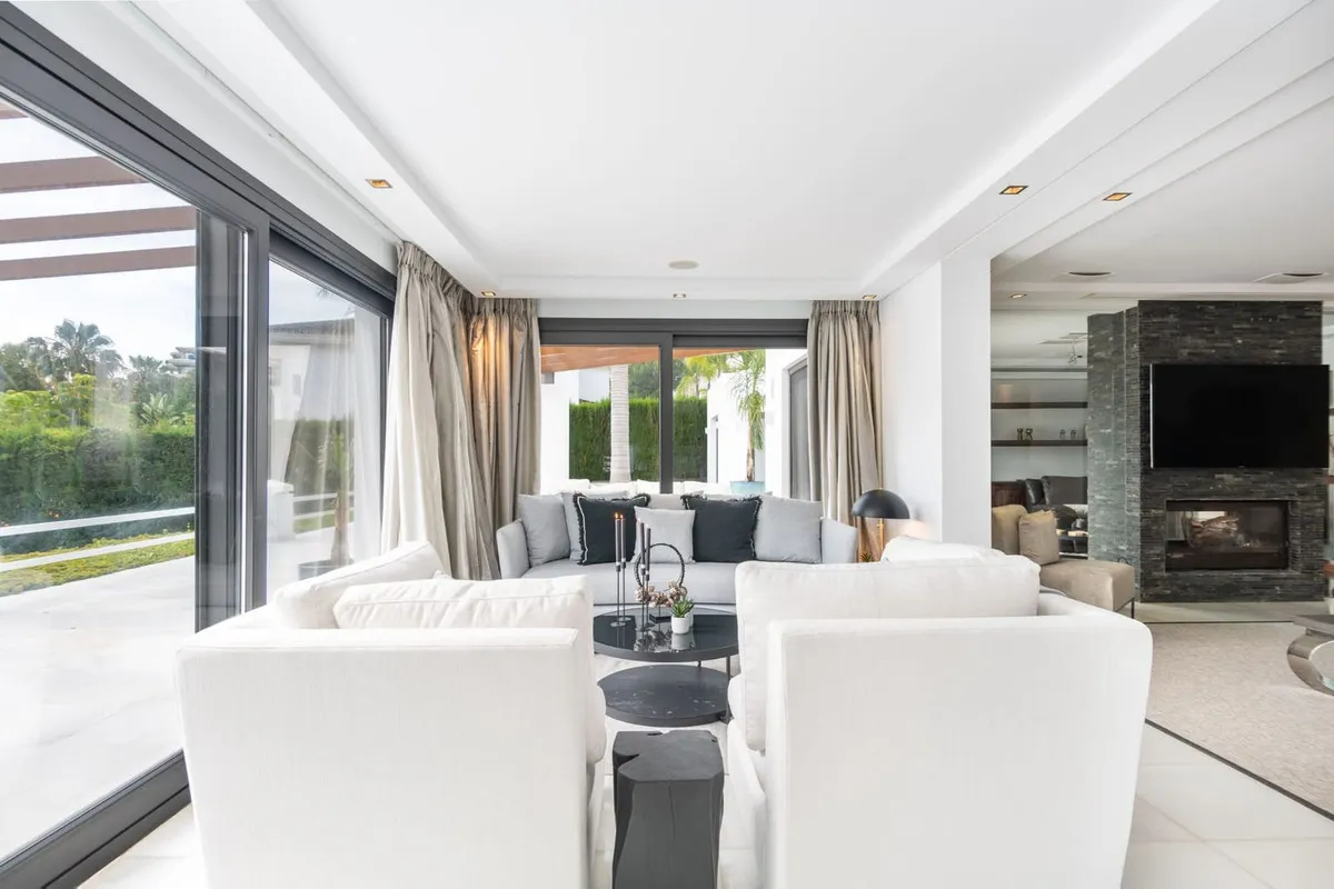 0ac989aa-dffe-464f-b862-370d2a926ade