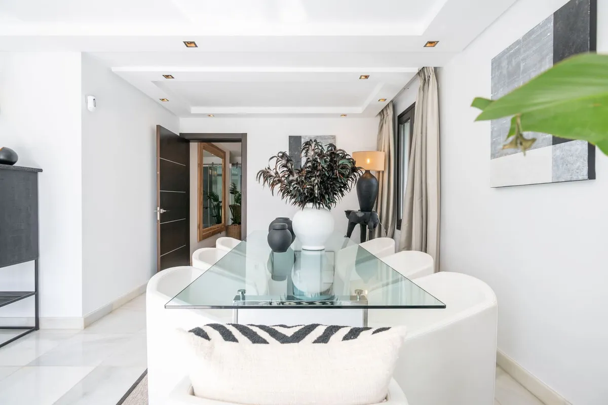 efb61df9-b4af-440c-8972-f26327365e3c