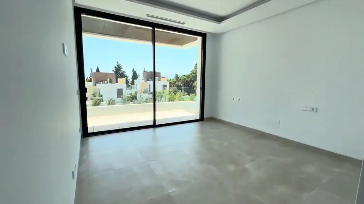 83e6d682-5b31-4d5e-af77-fb6f393c0338