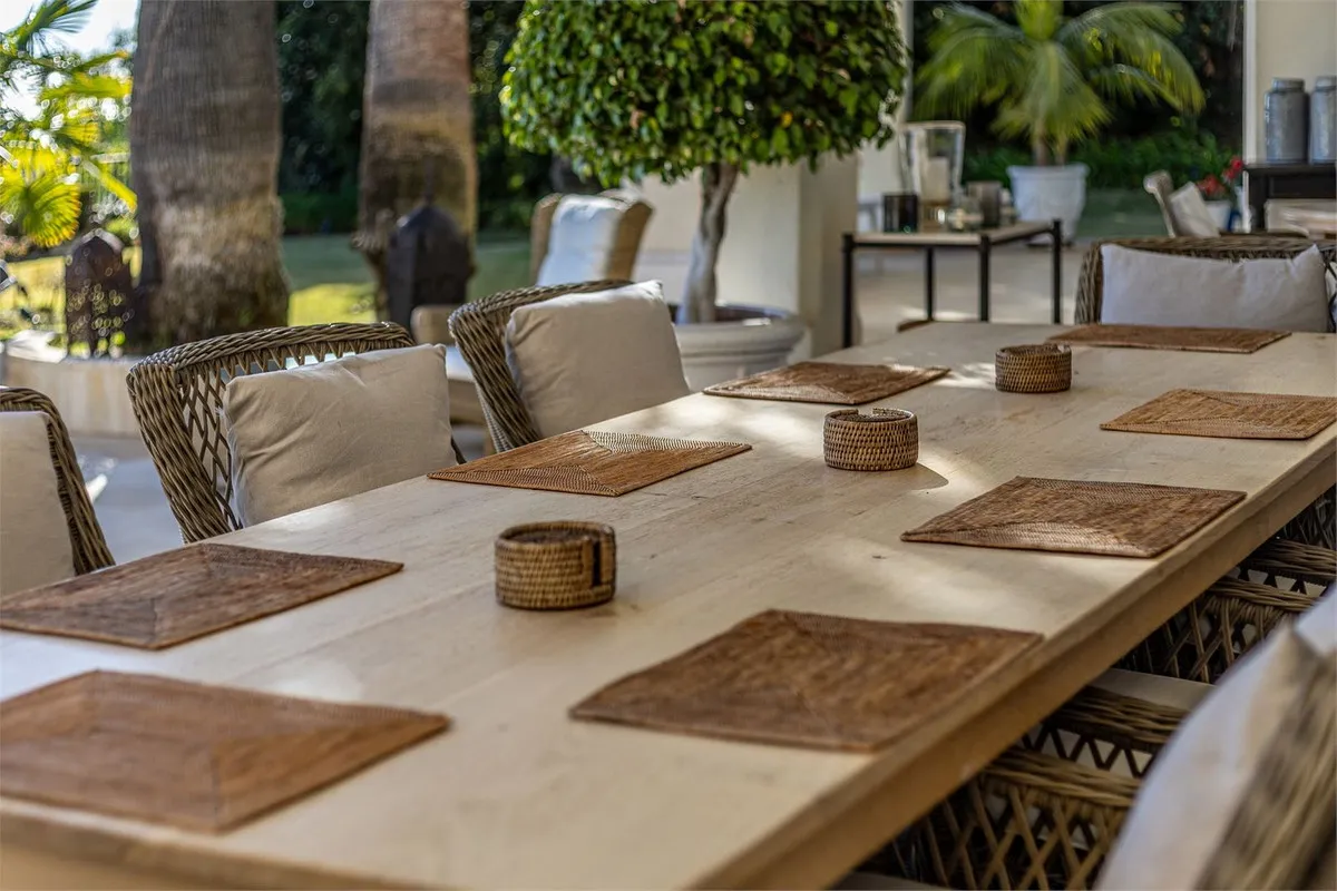 42280051-8606-4127-8356-b54f4a5fba01