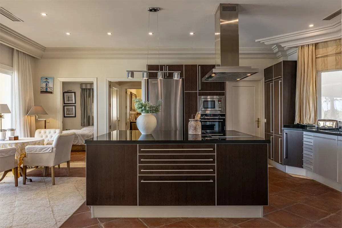 6d933538-7f03-40bc-8177-719ad9f29e95