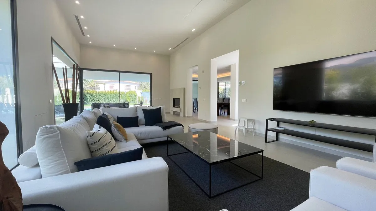 09acc8eb-9b4a-465e-a019-199a885ec415